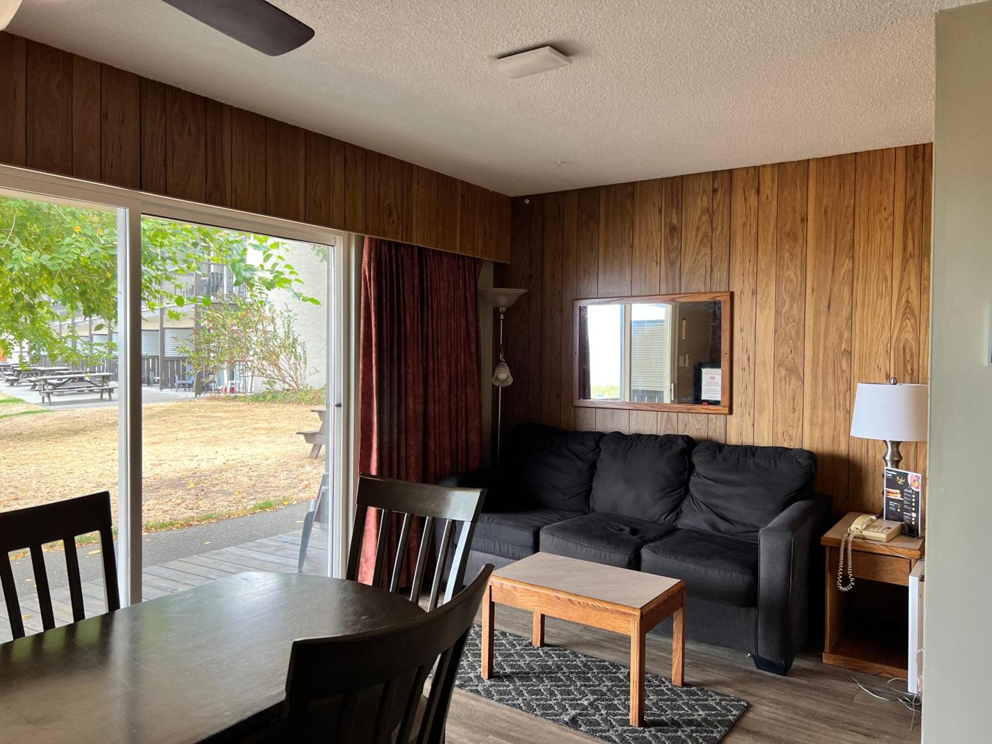 Sea Edge Motel Parksville Quarto foto